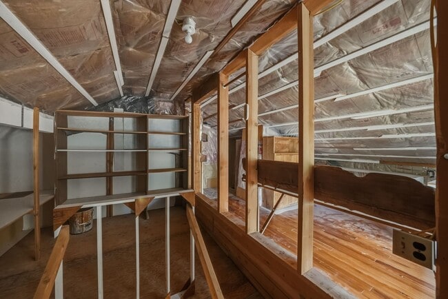Building Photo - 637 NW Silver Buckle Rd