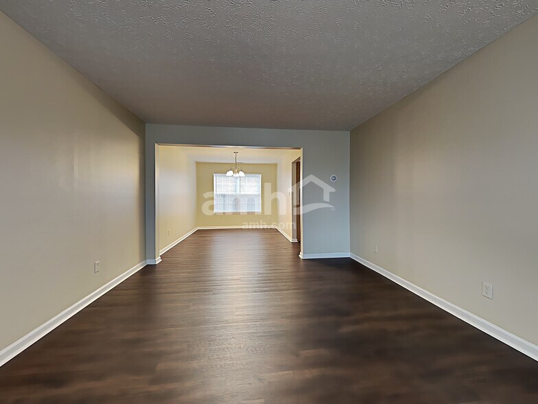 Building Photo - 4803 Oakton Way
