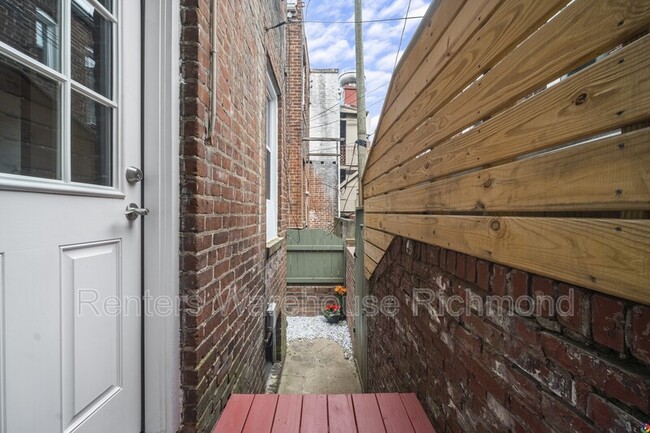 Building Photo - 2522 Floyd Ave