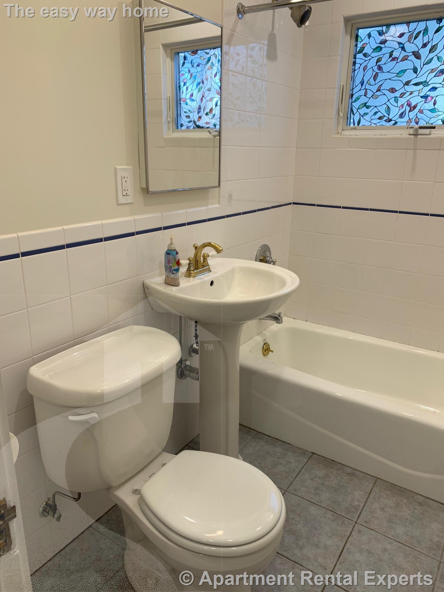 Building Photo - 25 Laurel St