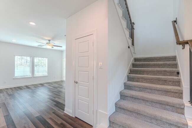 Building Photo - 17116 Coneflower Pl