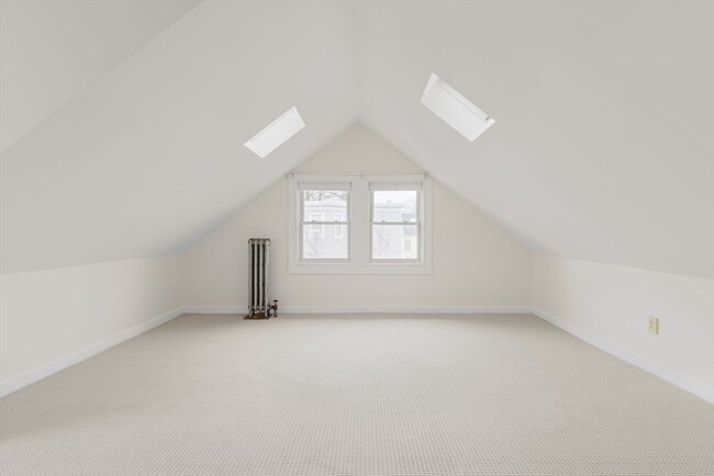 Building Photo - 29 Sherman St