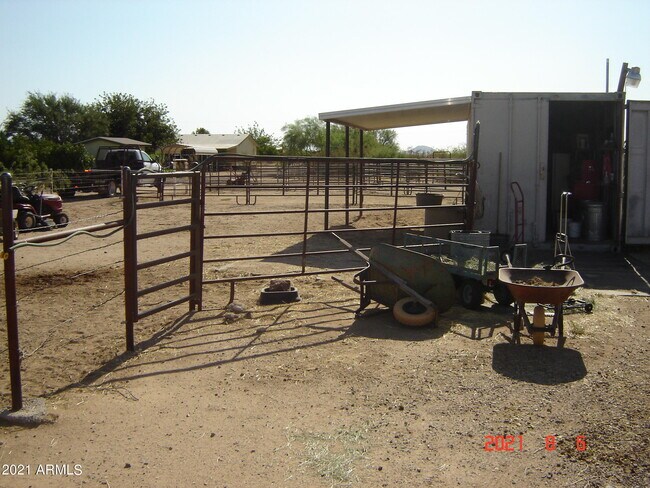 Building Photo - 51504 W Donald Dr