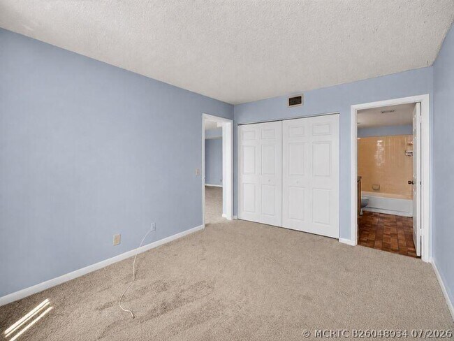 Building Photo - 724 Executive Center Dr