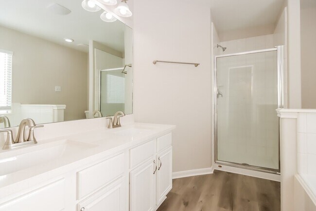 Building Photo - 18407 Heartland Ct