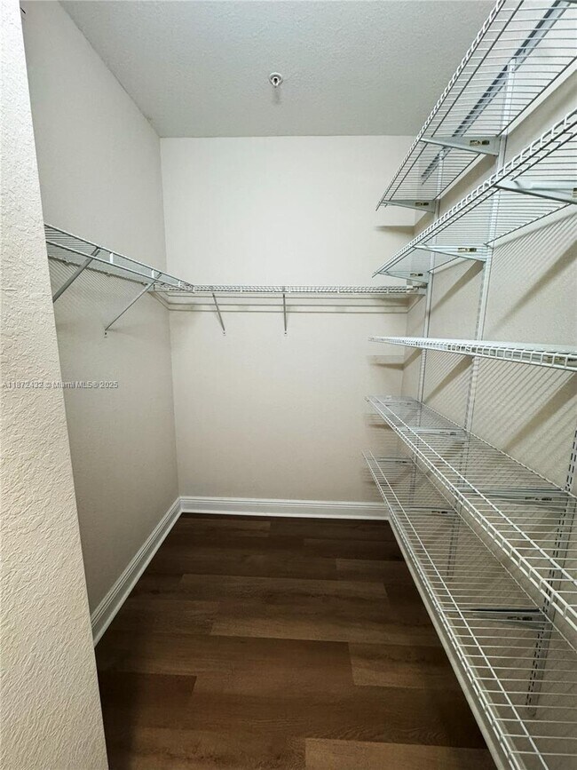 Building Photo - 1020 SW 147th Ave