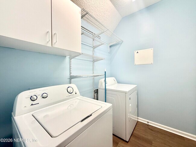 Building Photo - 1720 Cross Pines Dr
