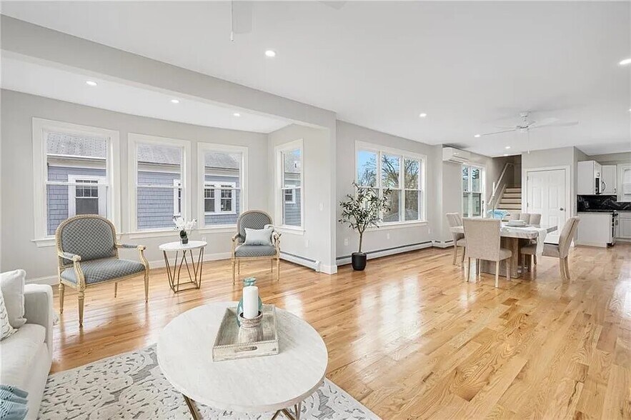 Building Photo - 146 Evergreen St