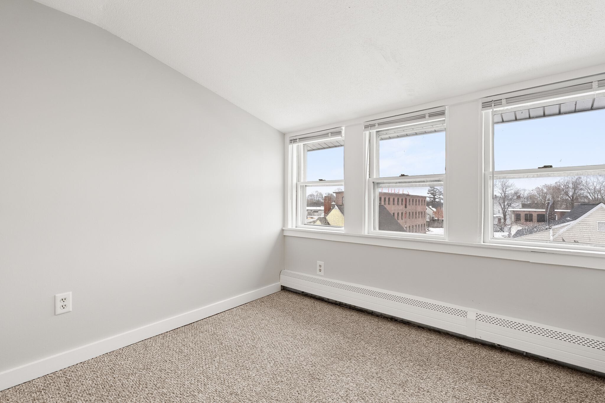 Building Photo - 25 Porter St