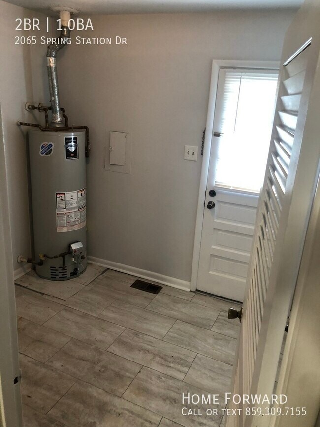 Building Photo - 2065 Spring Station Dr
