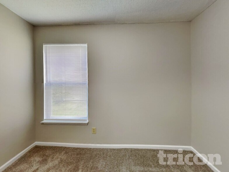 Building Photo - 13237 N Etna Green Dr