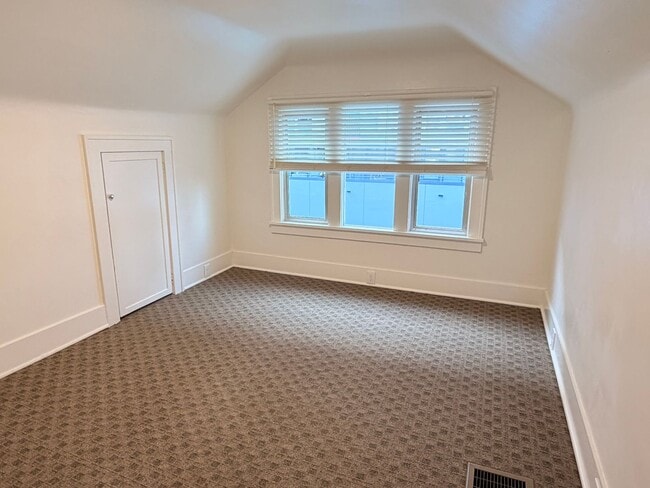 Building Photo - FORD DUPLEX