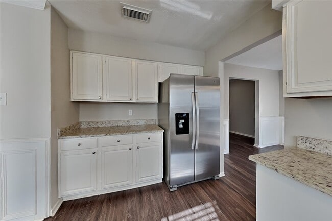 Building Photo - 15803 Maple Manor Dr