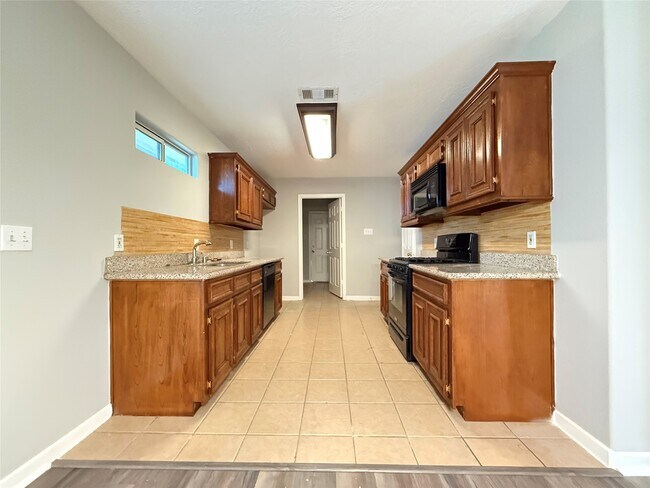 Building Photo - 4402 Larkspur St