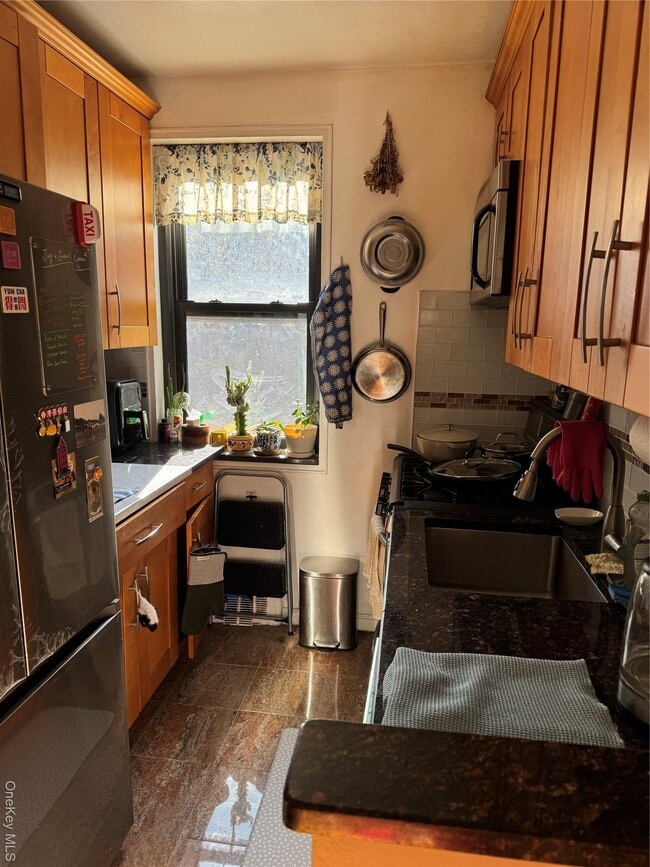 Building Photo - 69-60 108th St