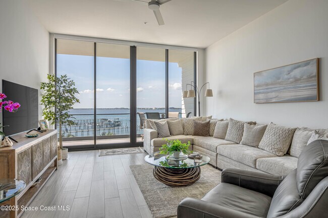 Building Photo - 225 Strand Dr