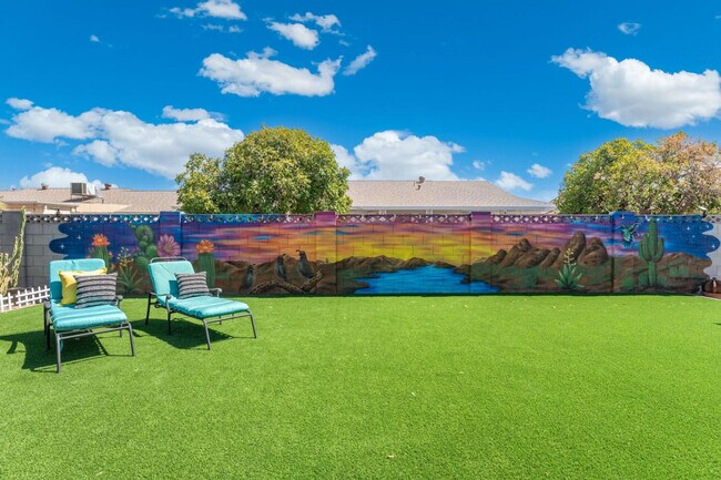 Building Photo - 11031 W Cumberland Dr