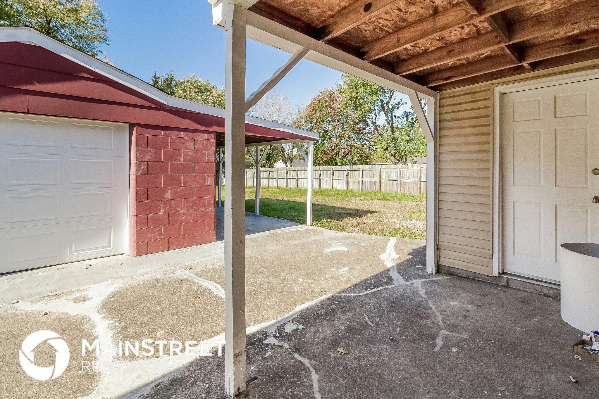 Building Photo - 13404 Hinchbrook Blvd