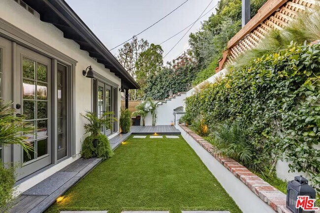 Building Photo - 12208 Laurel Terrace Dr