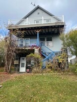 Building Photo - 15 E 10th St