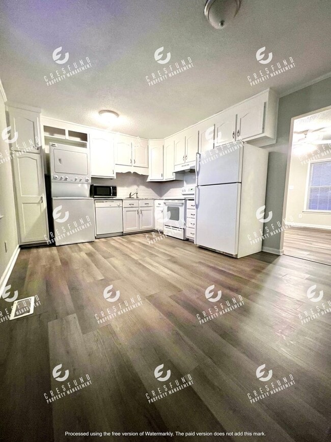 Building Photo - 3BR with Fenced Backyard - READY FOR MOVE IN TODAY!
