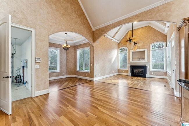 Building Photo - 2005 Lake Heather Dr