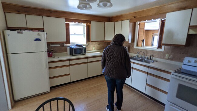 Building Photo - 15990 Hayward Duplex