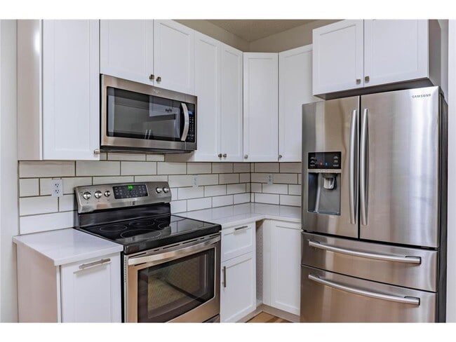 Building Photo - 1122 Crystal Pl W