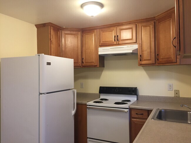 Building Photo - 2217 F St SE