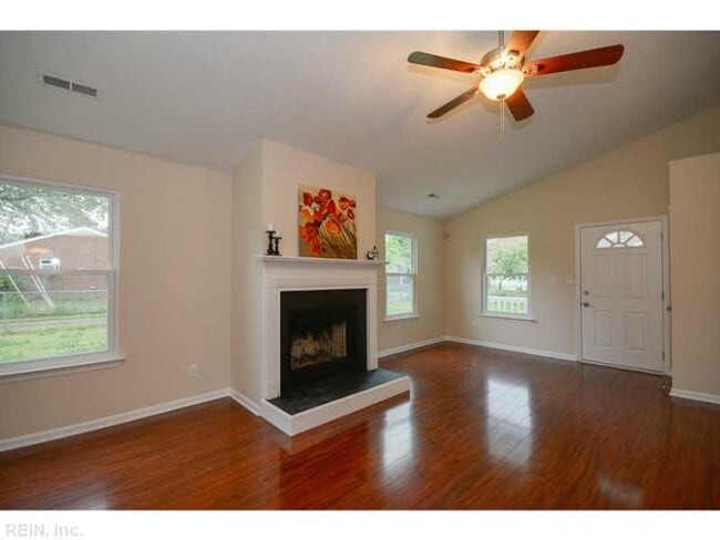 Building Photo - 5212 Kennebeck Ave