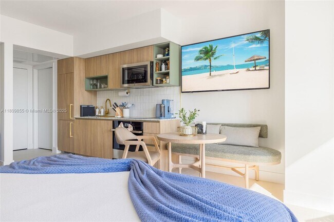 Building Photo - 159 NE 6th St