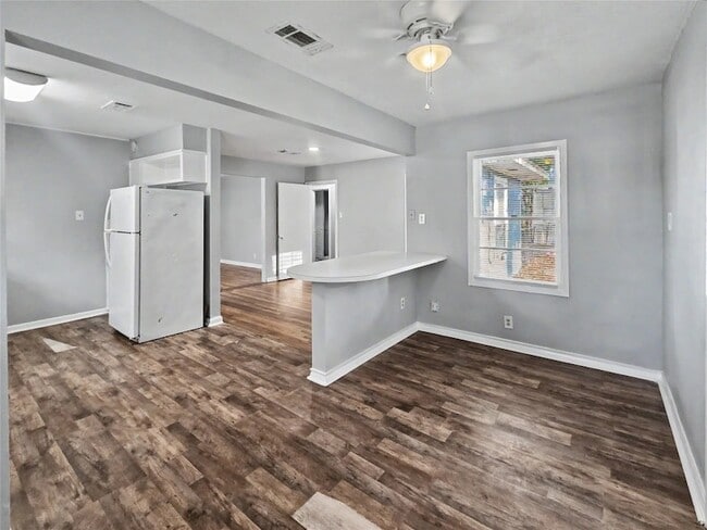 Building Photo - 1302 Westward Ave