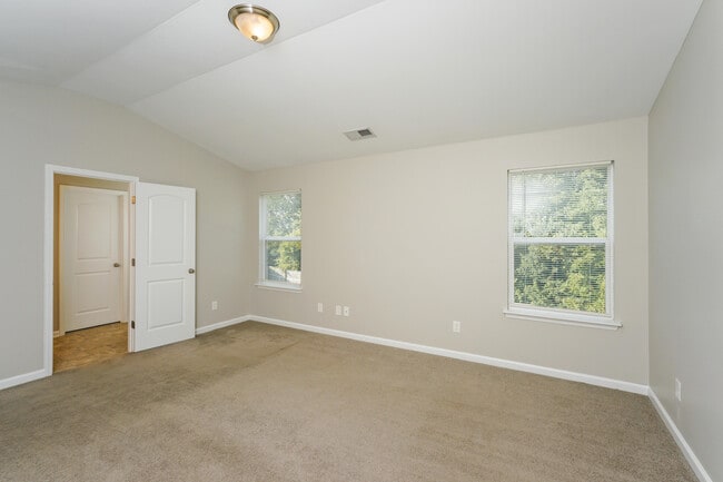 Building Photo - 1961 Drummond Dr