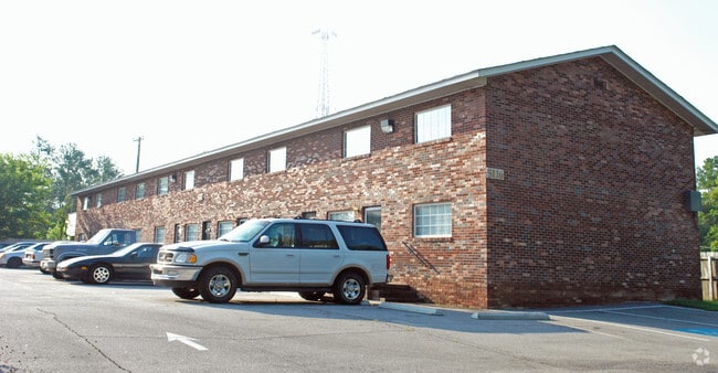 Building Photo - 5120 Ridgewood Ave