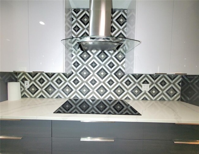 Building Photo - 6522 Hidden Beach Cir