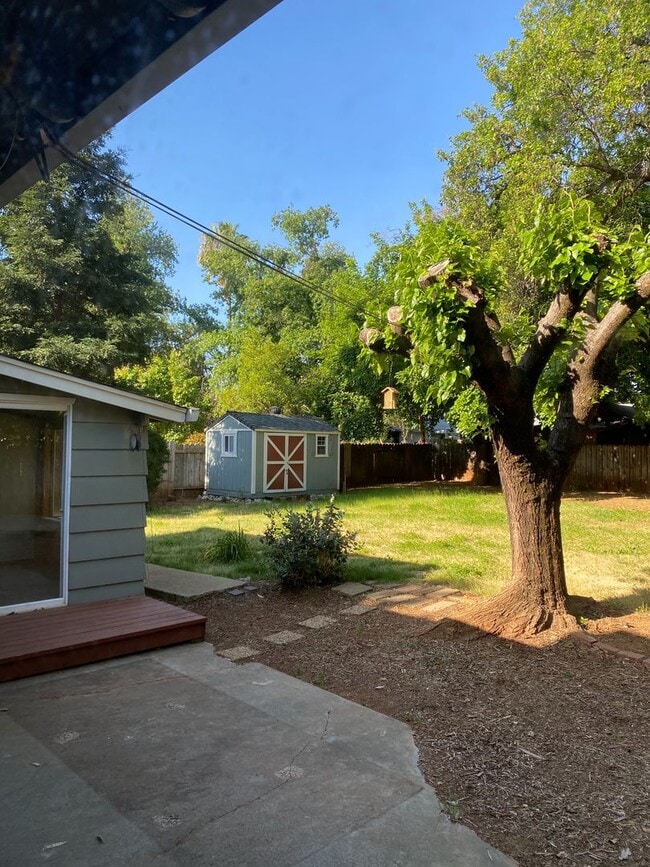 Building Photo - Your Next Chapter Starts Here - Convenient Redding Location!