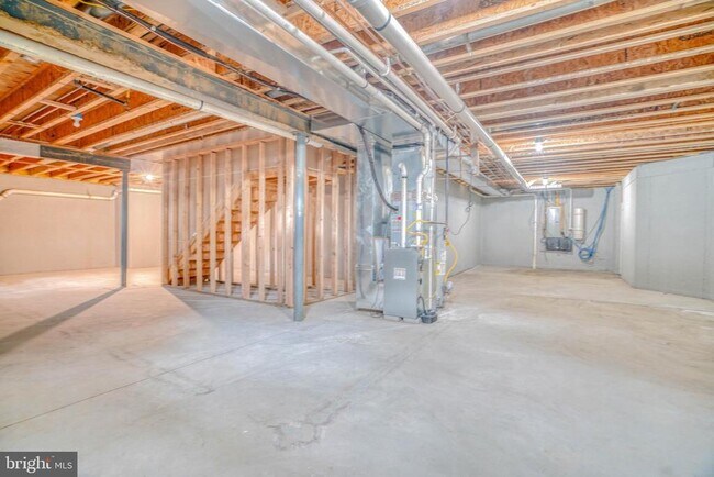 Building Photo - 9902 Player Dr