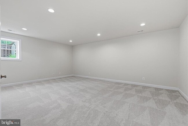 Building Photo - 1751 Tysons Crest Ln
