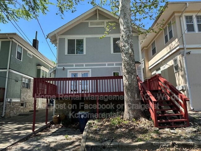 Building Photo - 5105 Walnut St