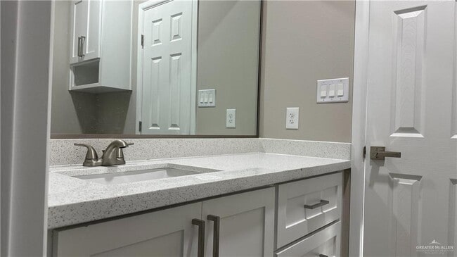 Building Photo - 15 Chapa Ave