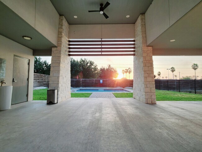 Building Photo - Cornell