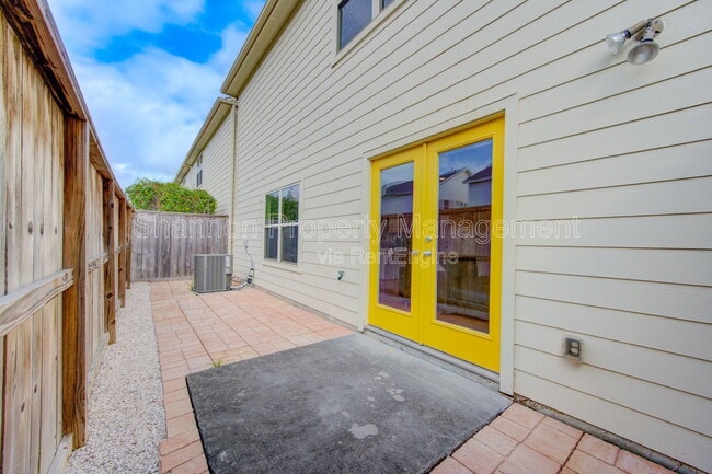 Building Photo - 3707 Main Poplar Dr