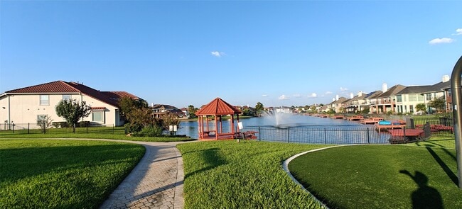 Building Photo - 10203 Ripple Lake Dr