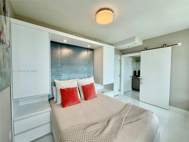 Building Photo - 400 Sunny Isles Blvd
