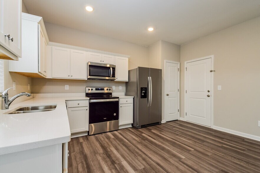 Building Photo - 526 Knightsbridge Ln