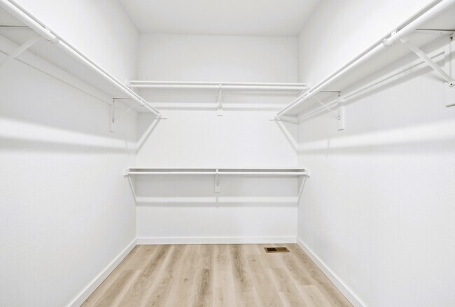 Building Photo - 191 Diamond Dr