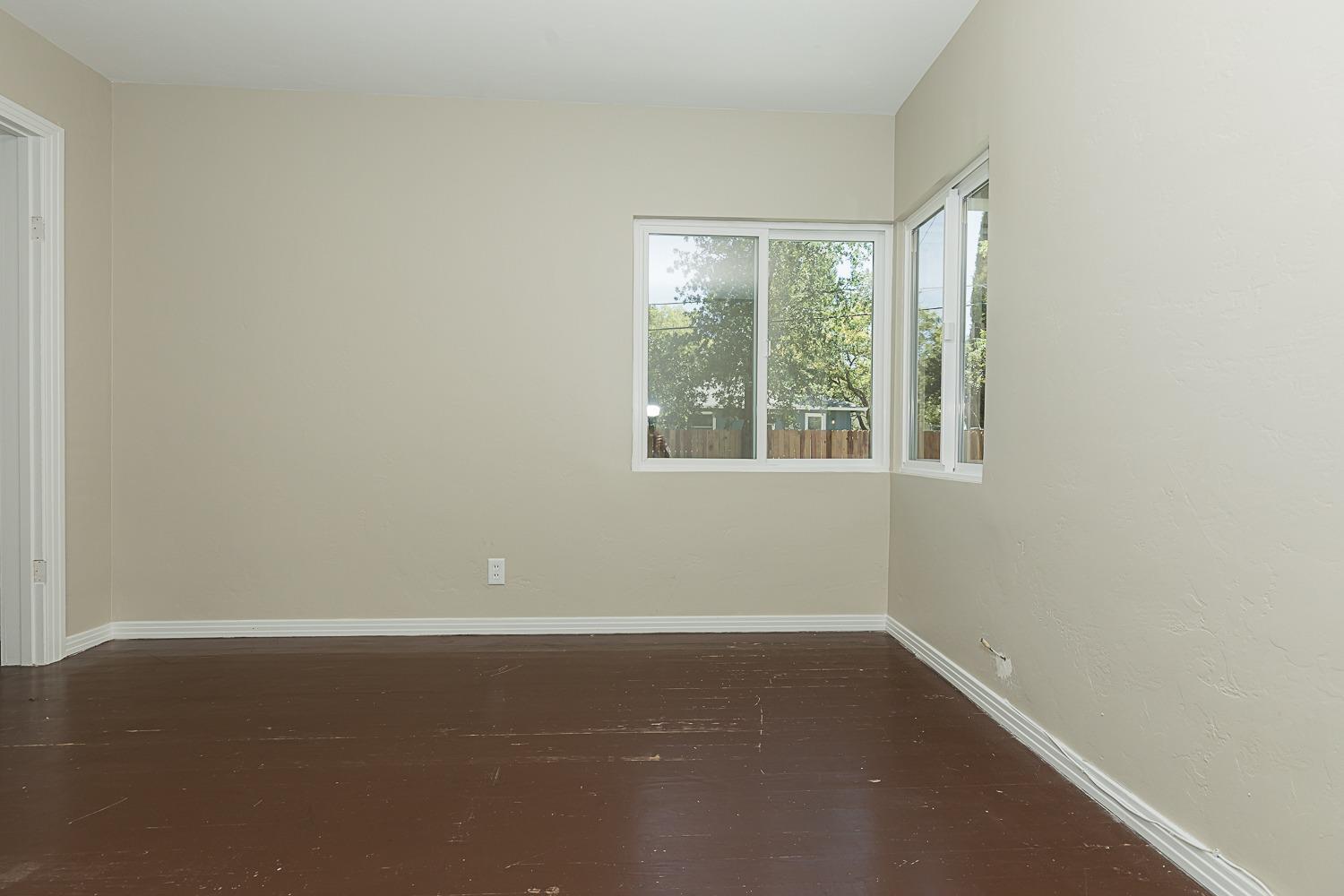 rooms - 330 10th St