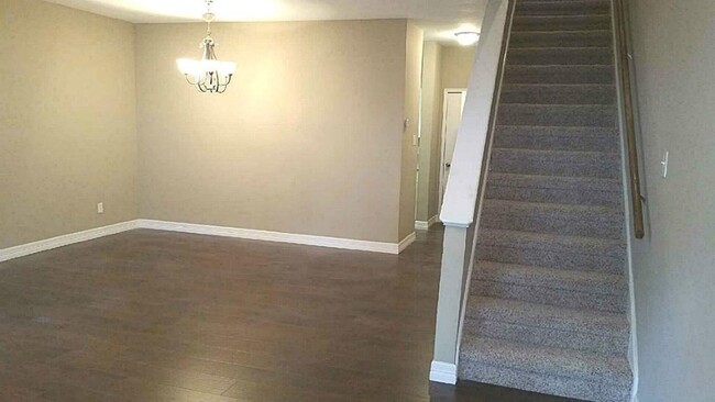 Building Photo - 17573 Red Oak Dr