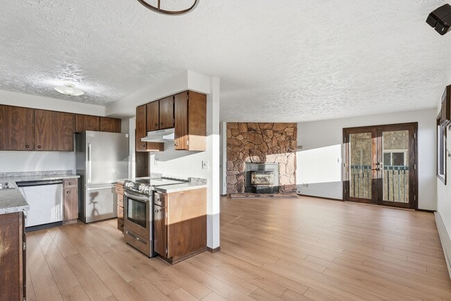 Building Photo - 820 S Liberty Dr