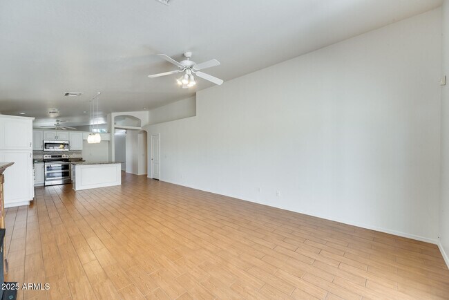 Building Photo - 4559 W Dailey St
